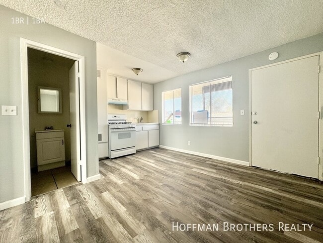 1425 Freeman Ave in Long Beach, CA - Building Photo - Building Photo