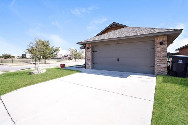19824 Serenade Way in Edmond, OK - Building Photo - Building Photo