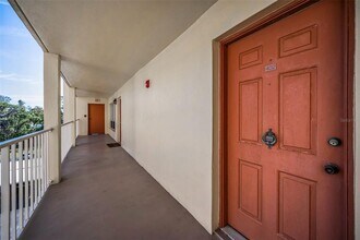 9000 Commodore Dr in Seminole, FL - Building Photo - Building Photo