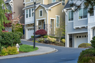 Summer Grove in Kirkland, WA - Building Photo - Building Photo