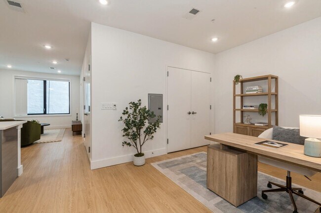 30.3 Vroom St in Jersey City, NJ - Foto de edificio - Building Photo