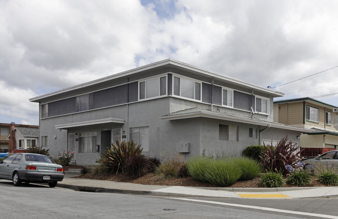 20240-20246 Wisteria St in Castro Valley, CA - Foto de edificio