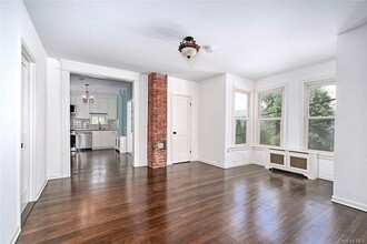 1097 Boston Post Rd-Unit -1 in Rye, NY - Foto de edificio - Building Photo