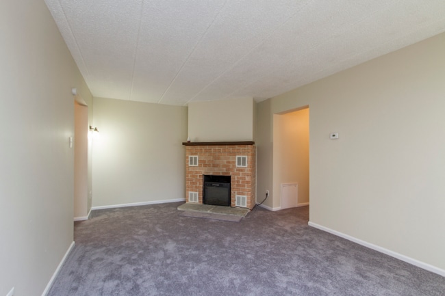 300 Washington Pl, Unit 320 in Chesterbrook, PA - Building Photo - Building Photo