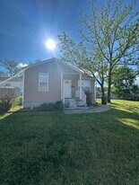 317 S Market St in Mt Vernon, MO - Building Photo