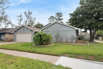 6602 Lynngate Dr in Spring, TX - Building Photo - Building Photo