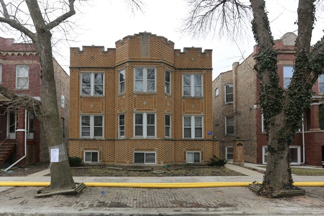 3844 N Bernard St, Unit 2B in Chicago, IL - Foto de edificio - Building Photo