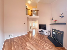 79 Renaissance Ln in New Brunswick, NJ - Building Photo