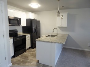 Enclave Estates in Plattsburgh, NY - Foto de edificio - Building Photo