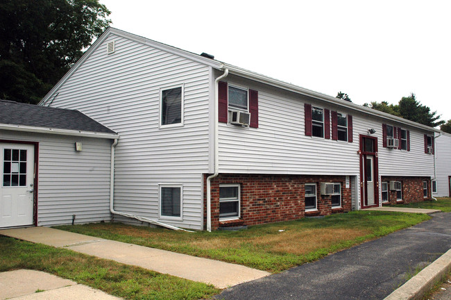 Brandy Hill Apartments in Wareham, MA - Foto de edificio - Building Photo