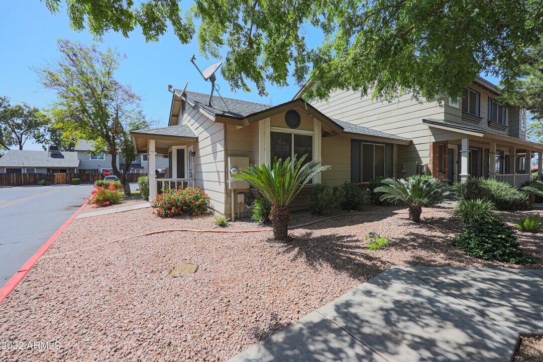 10101 N 91st Ave in Peoria, AZ - Building Photo