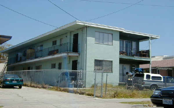 962 63rd St in Oakland, CA - Foto de edificio - Building Photo