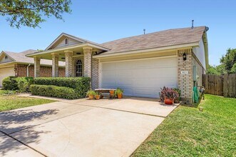 803 Hank Aaron Ln in Round Rock, TX - Building Photo - Building Photo
