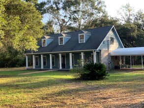 19550 Ingleside Ave in Fairhope, AL - Foto de edificio - Building Photo