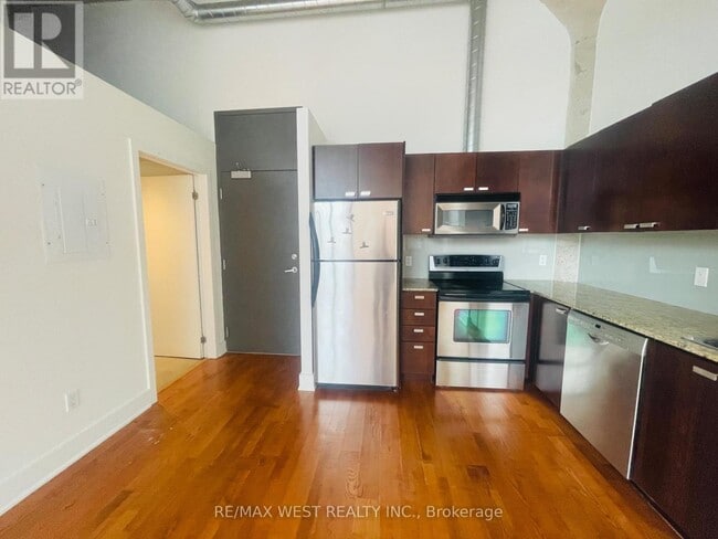 property at 637 Lake Shore Blvd W