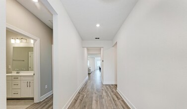 497 Firebush Dr in Nokomis, FL - Foto de edificio - Building Photo