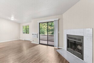 Peaks on Pines in Spokane Valley, WA - Building Photo