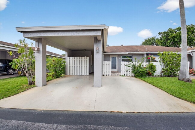 6785 Moonlit Dr in Delray Beach, FL - Building Photo - Building Photo