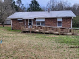 4029 SC-146 in Woodruff, SC - Building Photo