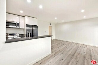 5529 Bonner Ave in Los Angeles, CA - Building Photo - Building Photo
