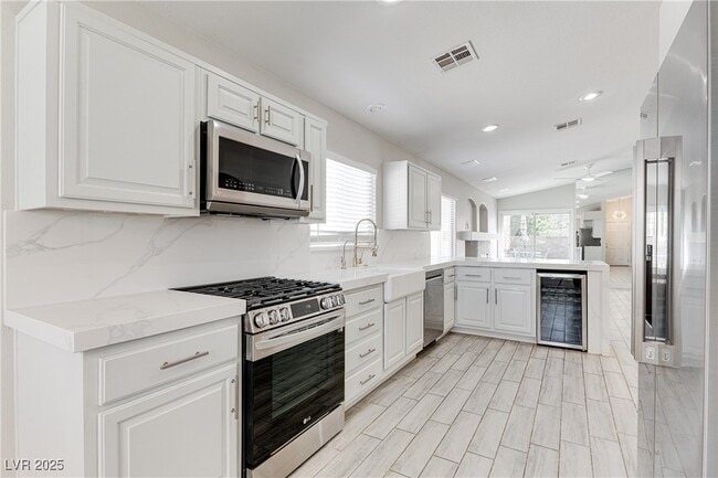 2259 Smokey Sky Dr in Henderson, NV - Building Photo - Building Photo