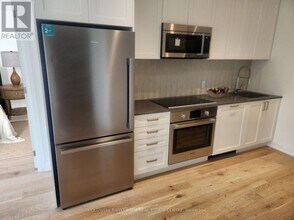 293 The Kingsway in Toronto, ON - Building Photo - Building Photo