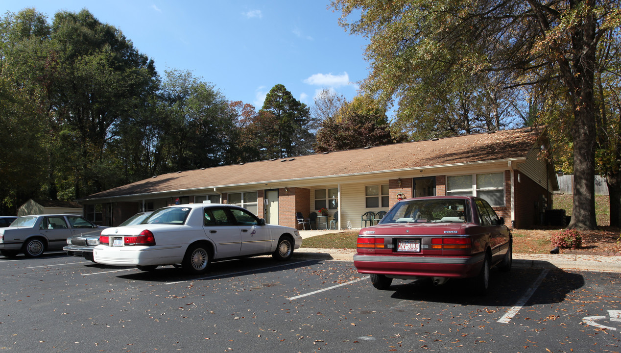 Green Hill in Lexington, NC - Building Photo