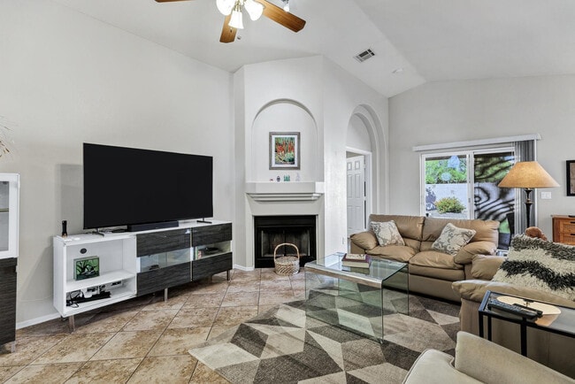 144 S Kingston St in Chandler, AZ - Building Photo - Building Photo