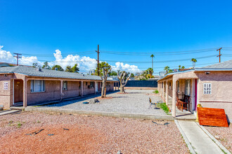 518-534 S 11th St in Las Vegas, NV - Building Photo - Primary Photo