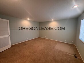 1234 Spyglass Dr in Eugene, OR - Building Photo - Building Photo
