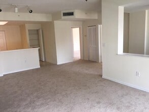 2804 Sarento Pl in Palm Beach Gardens, FL - Building Photo - Building Photo