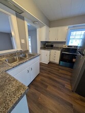 1029 SW Webster Ave in Topeka, KS - Building Photo - Building Photo