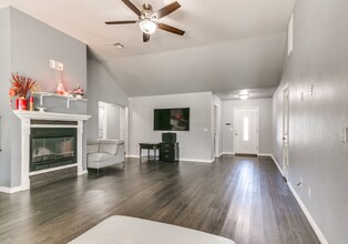 1112 Bryan Dr in Moore, OK - Foto de edificio - Building Photo