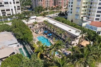 2011 N Ocean Blvd, Unit 401-N in Fort Lauderdale, FL - Building Photo - Building Photo
