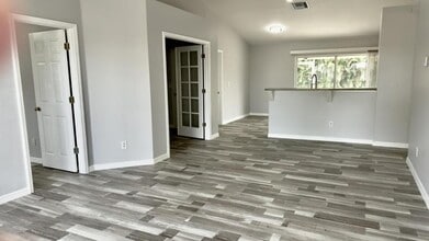 713 Rue Labeau Cir in Ft. Myers, FL - Building Photo - Building Photo