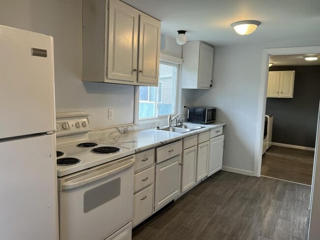 property at 207 W 4th St