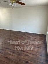 822 N Avenue F in Clifton, TX - Building Photo - Building Photo