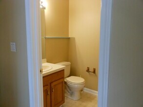 14 Shoal Creek Rd in Hudson, NH - Building Photo - Building Photo