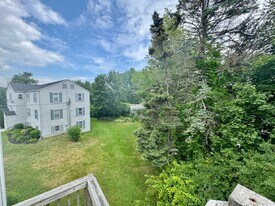 27 Minott St in South Portland, ME - Building Photo