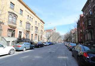 345 State St in Albany, NY - Foto de edificio - Building Photo