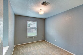 215 Prairie Springs Loop in Georgetown, TX - Building Photo - Building Photo