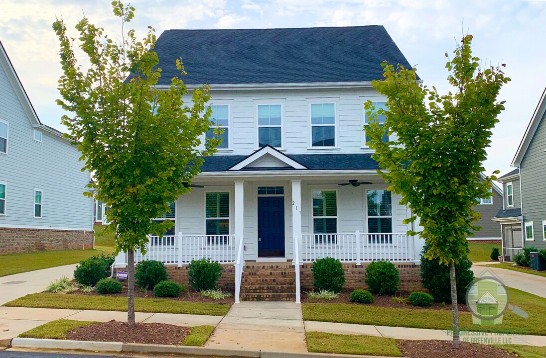 211 Verlin Dr in Greenville, SC - Building Photo