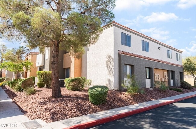 3151 N Soaring Gulls Dr in Las Vegas, NV - Building Photo - Building Photo