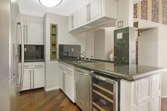 1440 Veteran Ave, Unit 550 in Los Angeles, CA - Building Photo - Building Photo