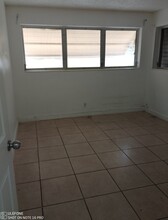 308 SE 4th Ave, Unit 308 in Hallandale Beach, FL - Building Photo - Building Photo