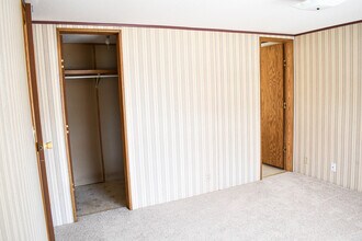 5984 Marina View in Osage Beach, MO - Building Photo - Building Photo