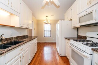 301 Saddlewood Dr in Canton, GA - Building Photo - Building Photo