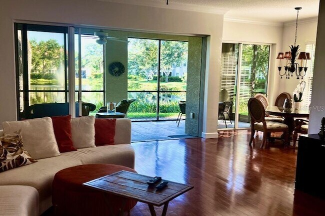 5264 Bouchard Cir in Sarasota, FL - Building Photo - Building Photo