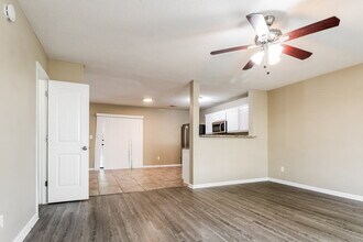 10217 Cottage Farms Dr in Memphis, TN - Building Photo - Building Photo