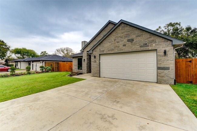 property at 1513 Sherl St